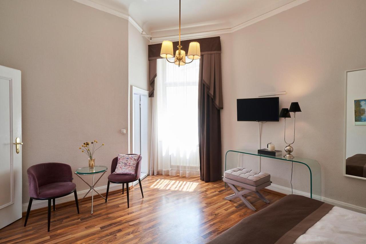 Deluxe Double or Twin Room Minibar drinks of charge
