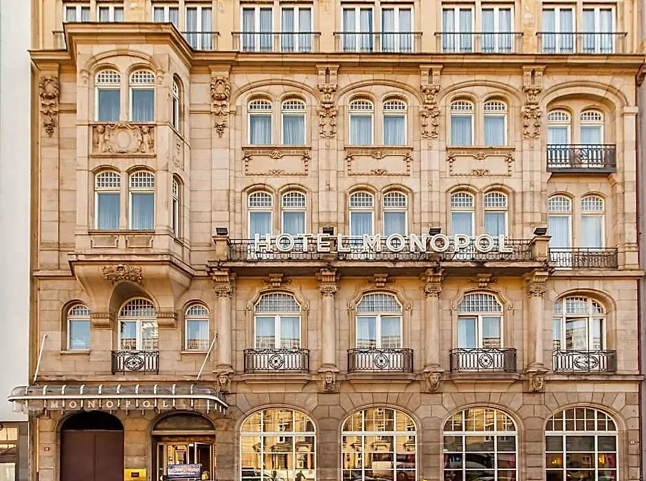 Hotel Monopol - Central Station-1